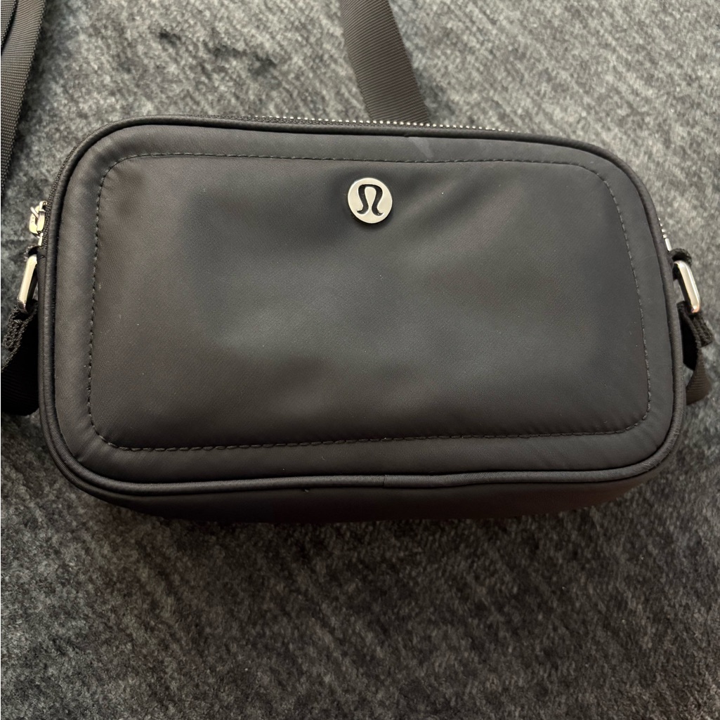 Lululemon Crossbody Camera Bag 2l Black